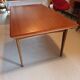 Table scandinave