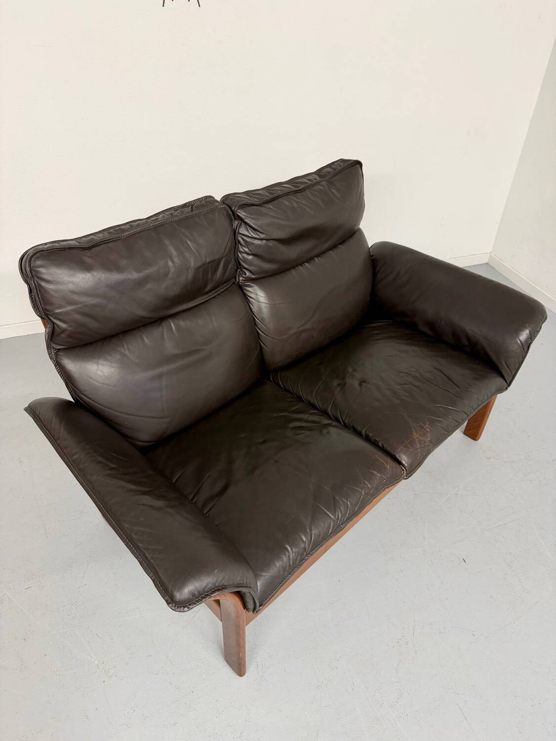 Vintage black leather Dreipunkt Scala design 2-seater sofa.