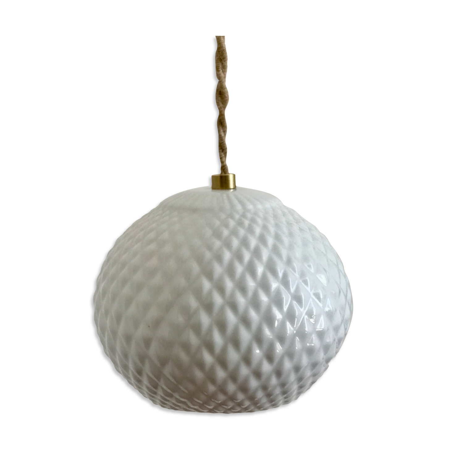 White opaline suspension