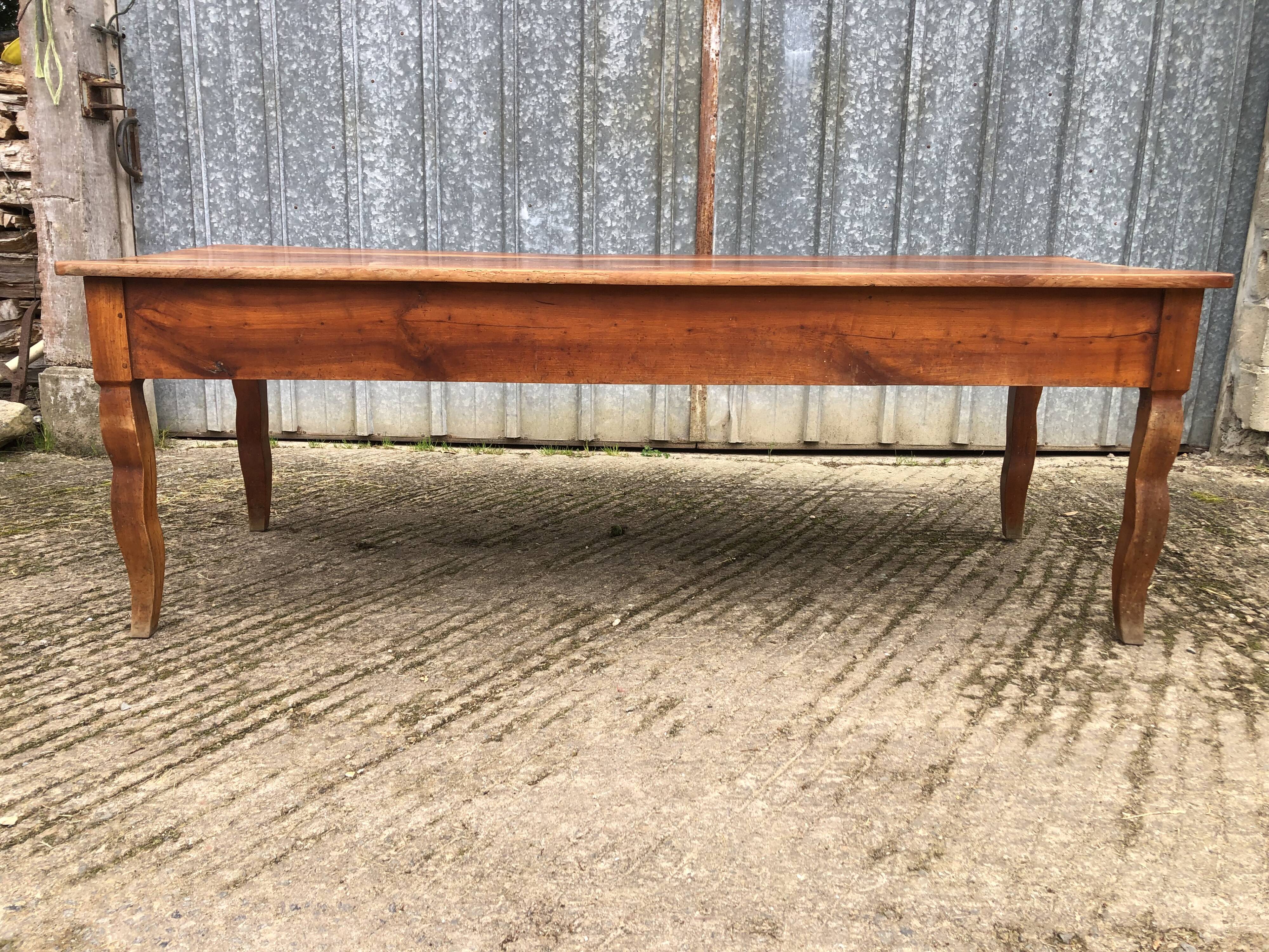 Table de ferme ancienne en cerisier massif avec 2 tiroirs et une tirette