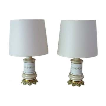 Lot including 2 oil lamps from the 19th century, equipped with their electric wire.