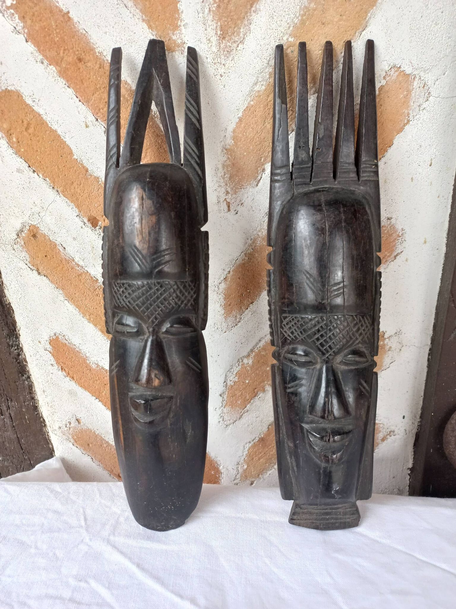 Paire de masques aficains vinatge 1960