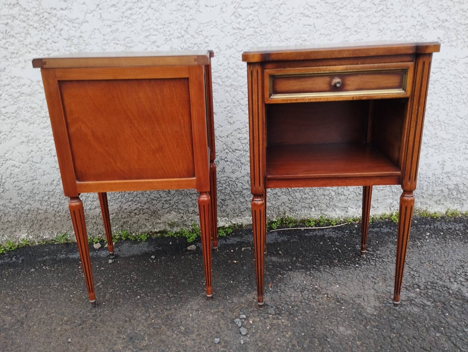 Pair of bedside drawer fluted feet