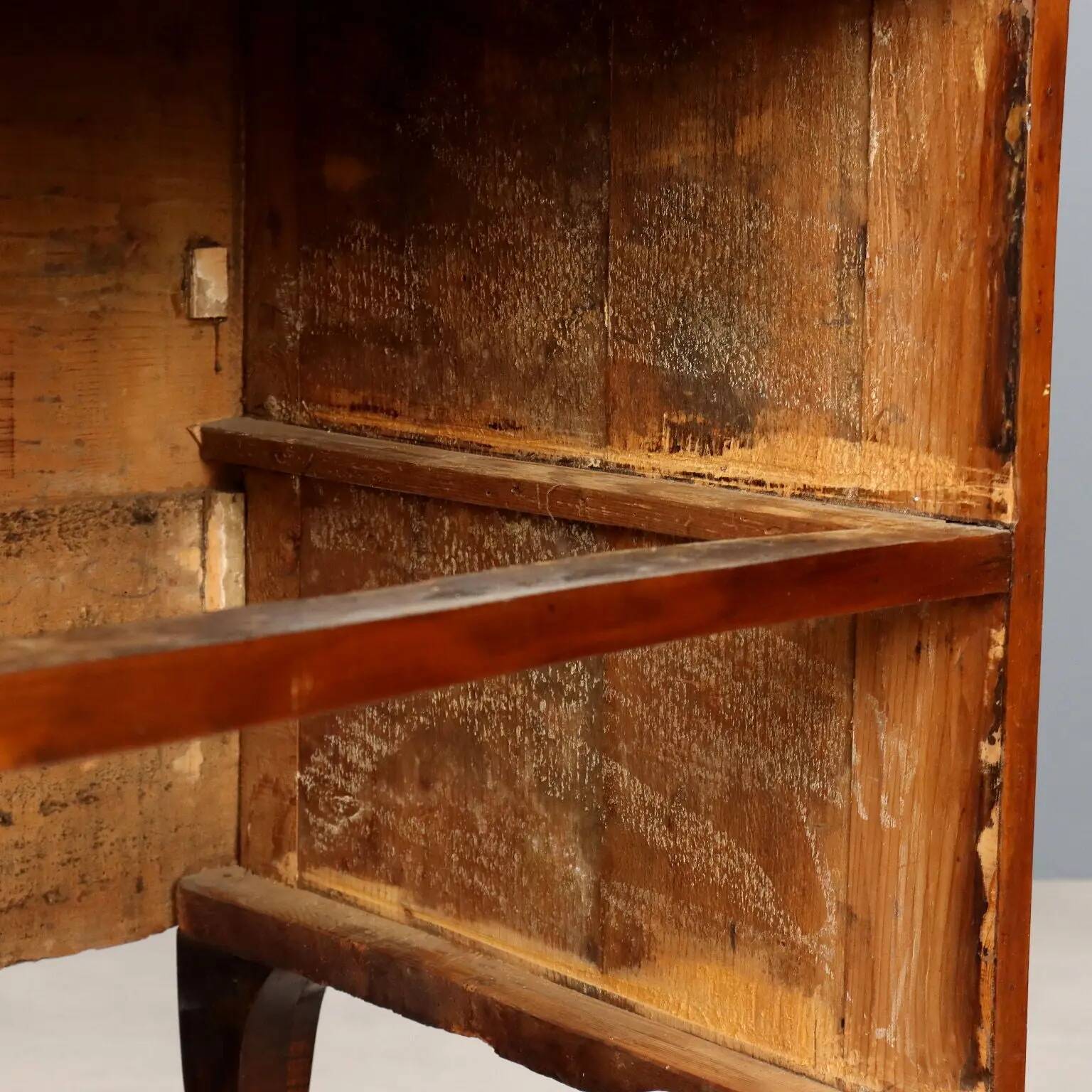 18th-century baroque secretary with a drop-down front in walnut and poplar.