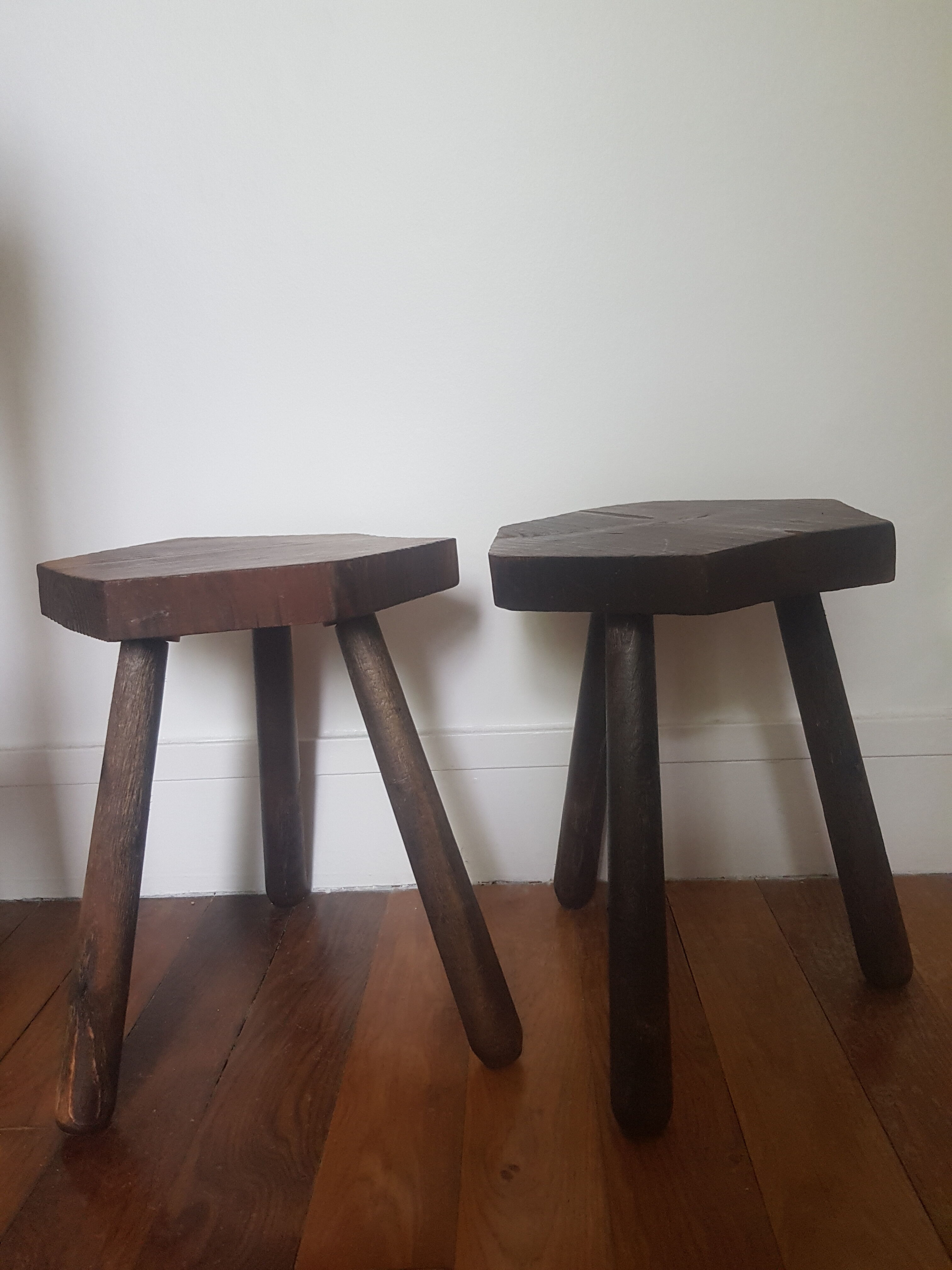 Set of 2 tripod stools