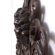 Miroir monumental ancien du XVIIIe siècle en chêne, orné d'un chérubin, de Hollande.