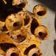 Vase sculpture en tamegroute jaune tachetée emaillée abstraite