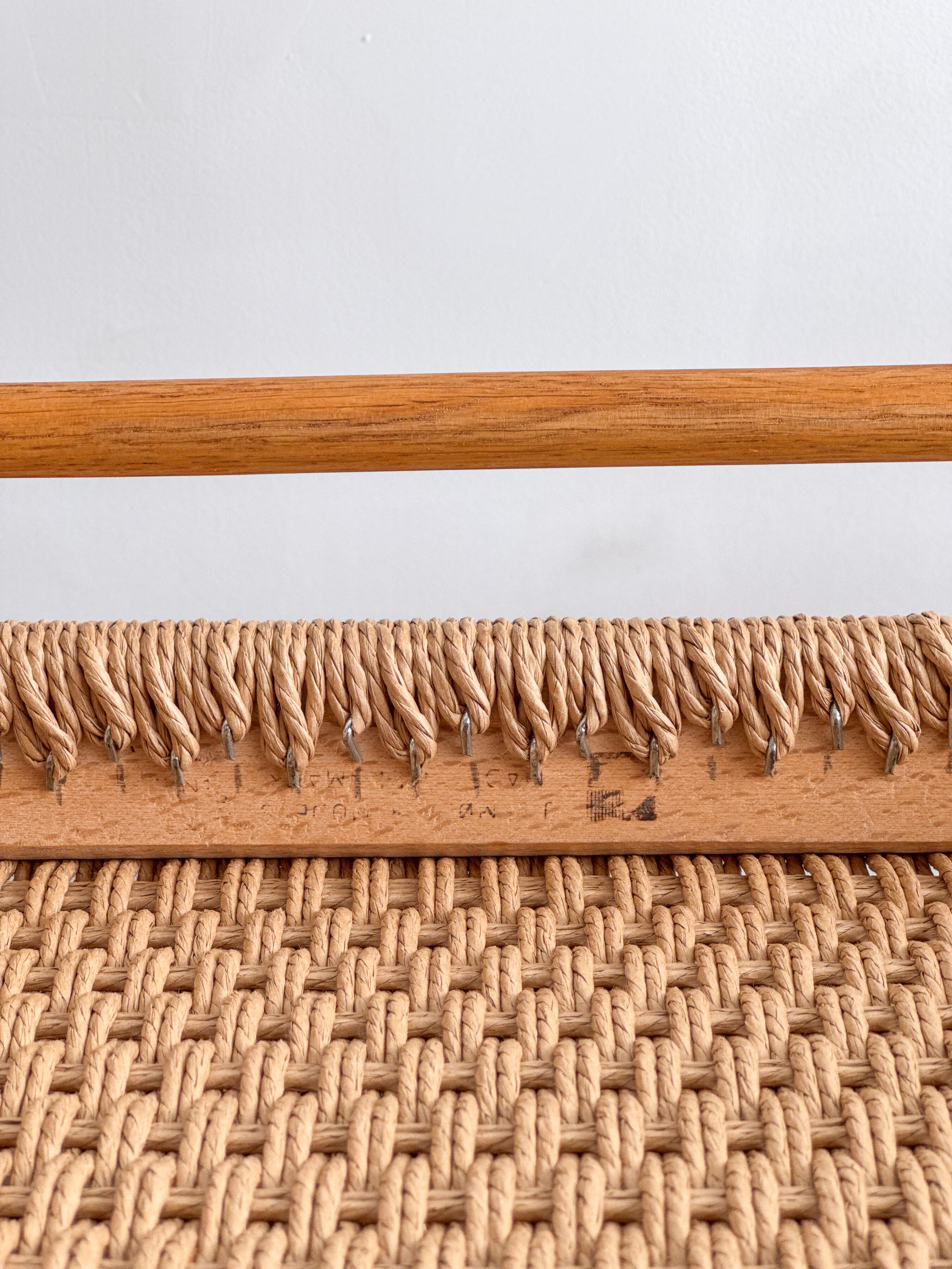 Paire de chaises de salle à manger modèle 56 par Niels O. Møller en chêne