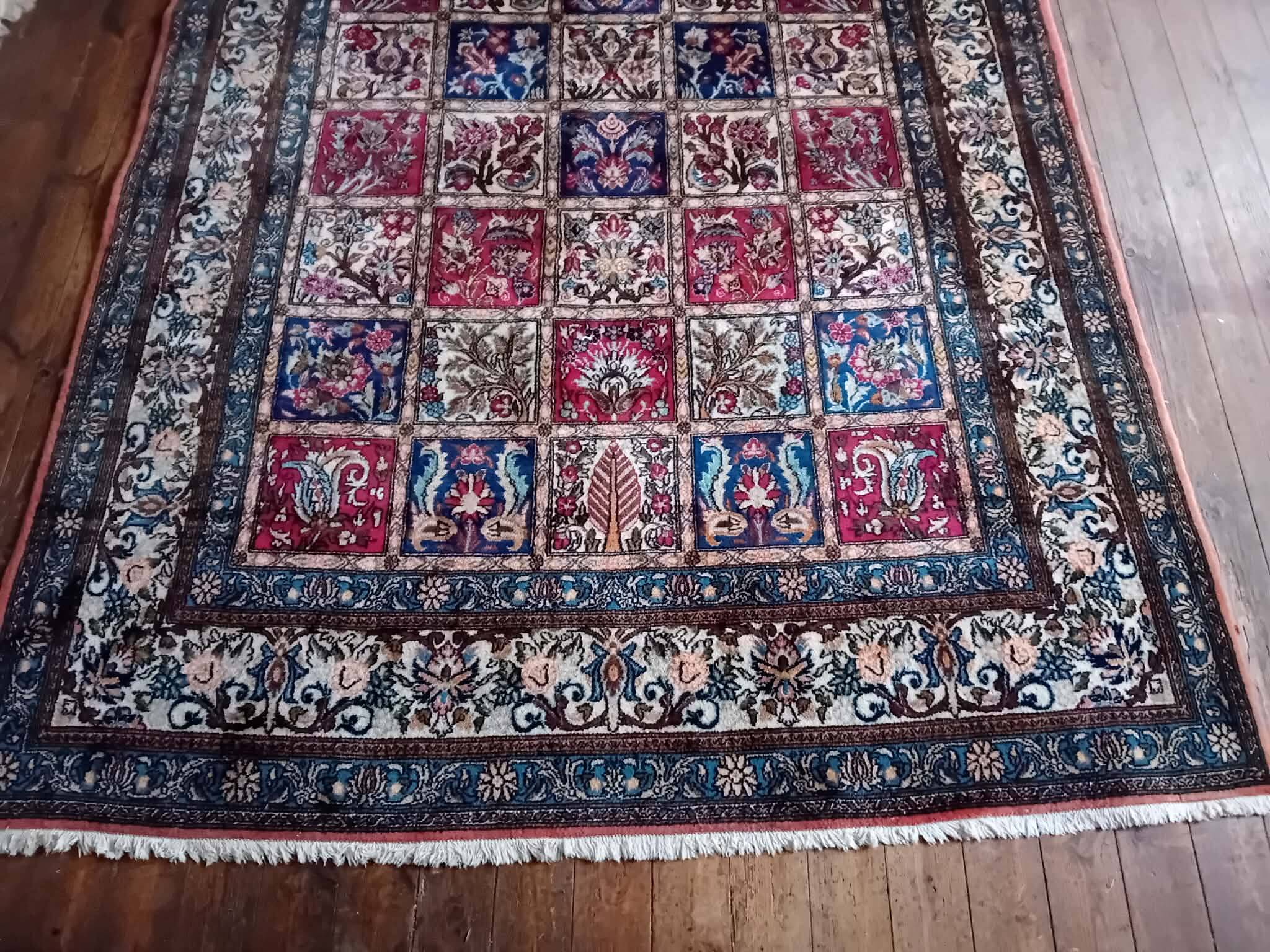 Handmade Bachtiar Persian rug 323x195cm