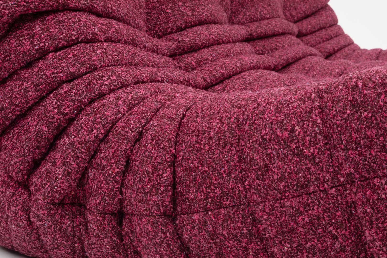 Canapé trois places Togo en bouclé bordeaux par Michel Ducaroy pour Ligne Roset