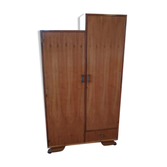 Asymmetrical cabinet