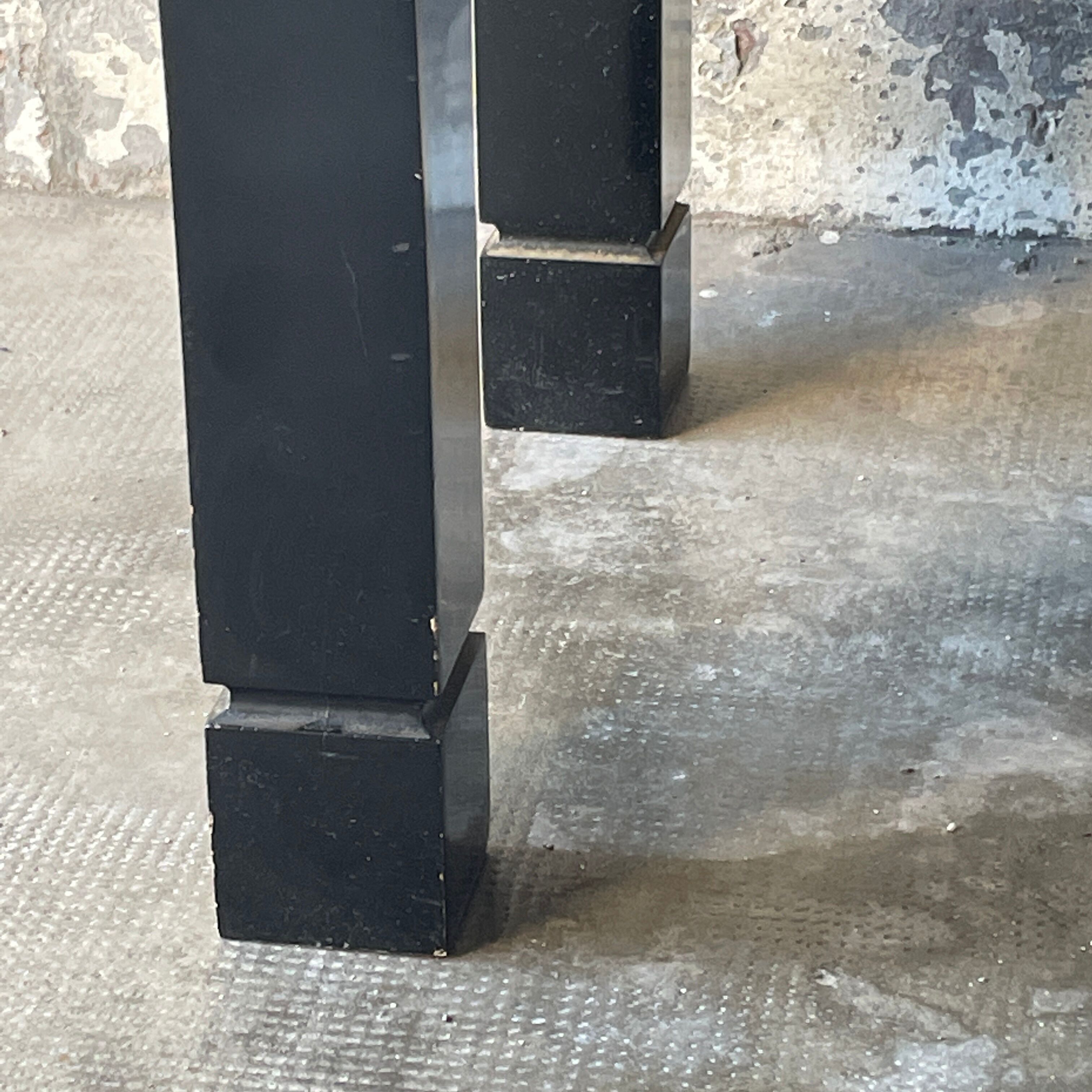 2 coffee tables, 80