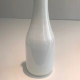 Vase en verre opalin blanc