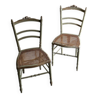Chaises en bois patinées