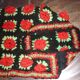 Housse de coussin crochet noir vert et rouge 35X50