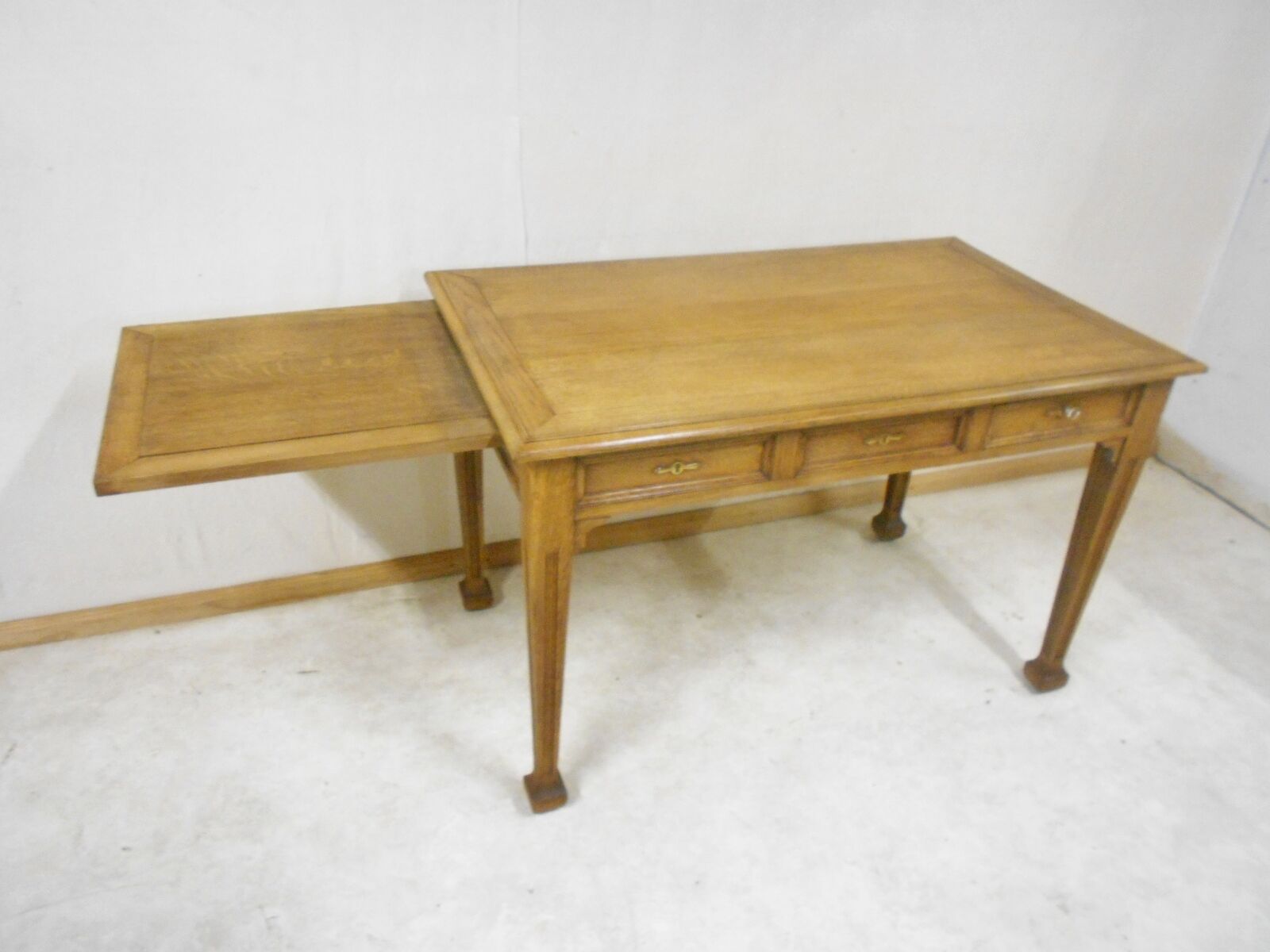Art deco desk
