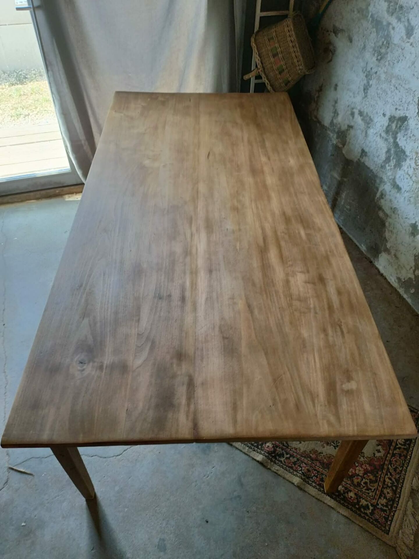 Farm table