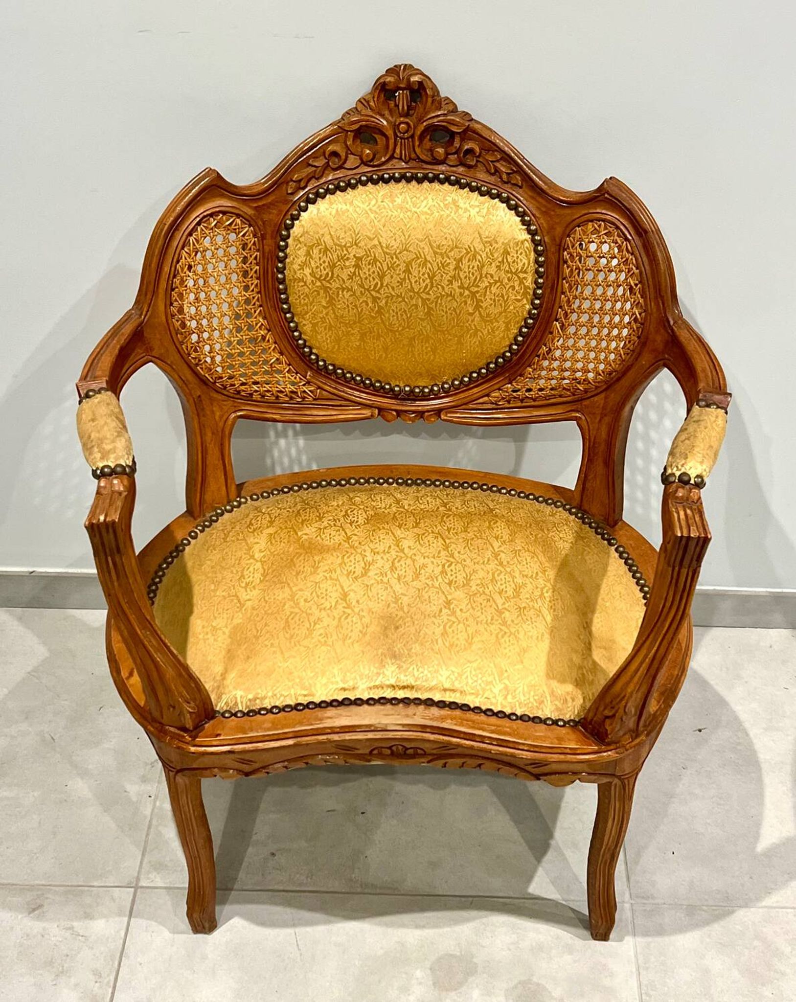 Salon Louis XVI, quatre pièces cannelé et mouluré