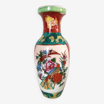 Modern Chinese porcelain vase