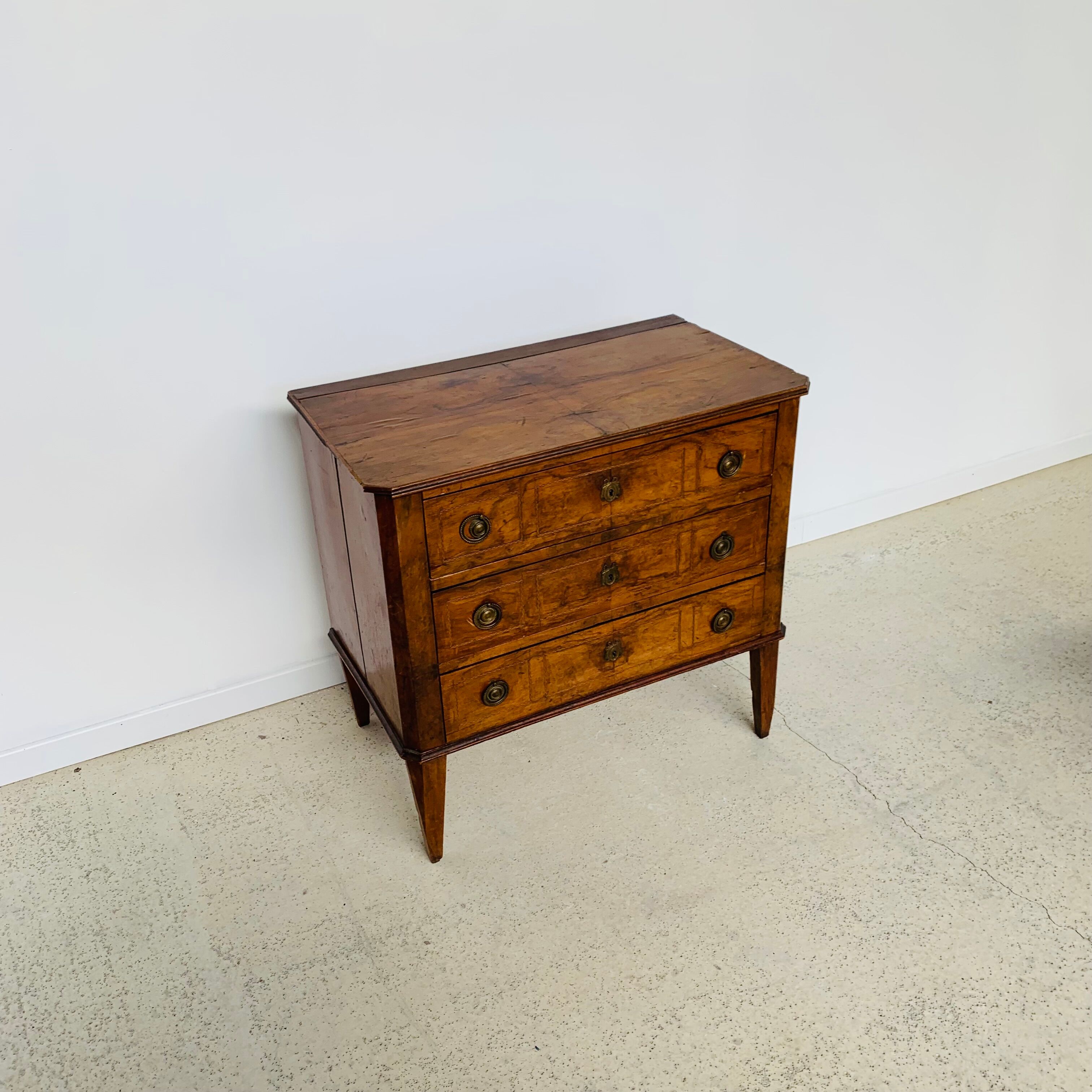 Old small inlaid chest of drawers with 3 drawers - Louis XVI probably 18th
