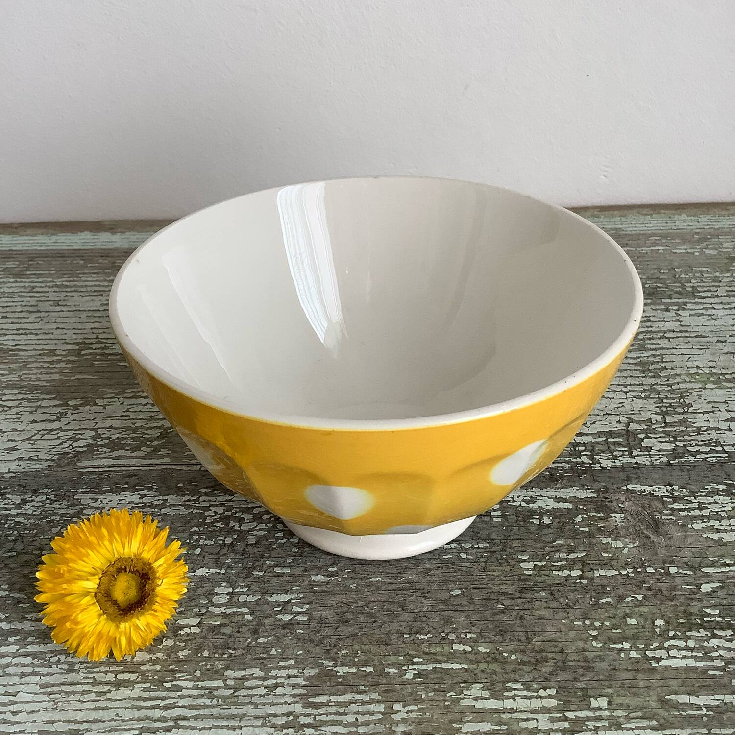 Yellow digoin bowl