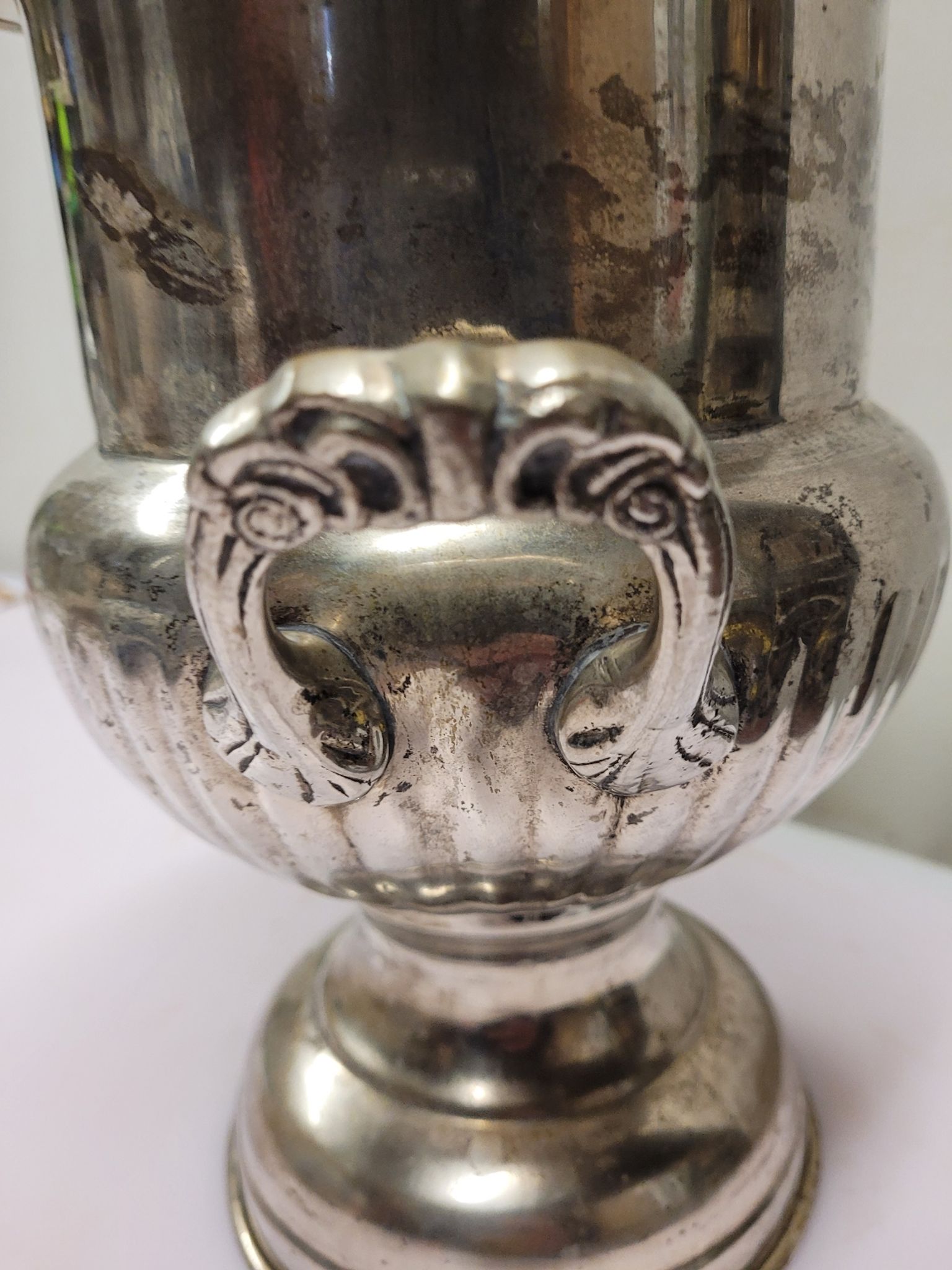 Antique champagne bucket in silver metal medicis shape