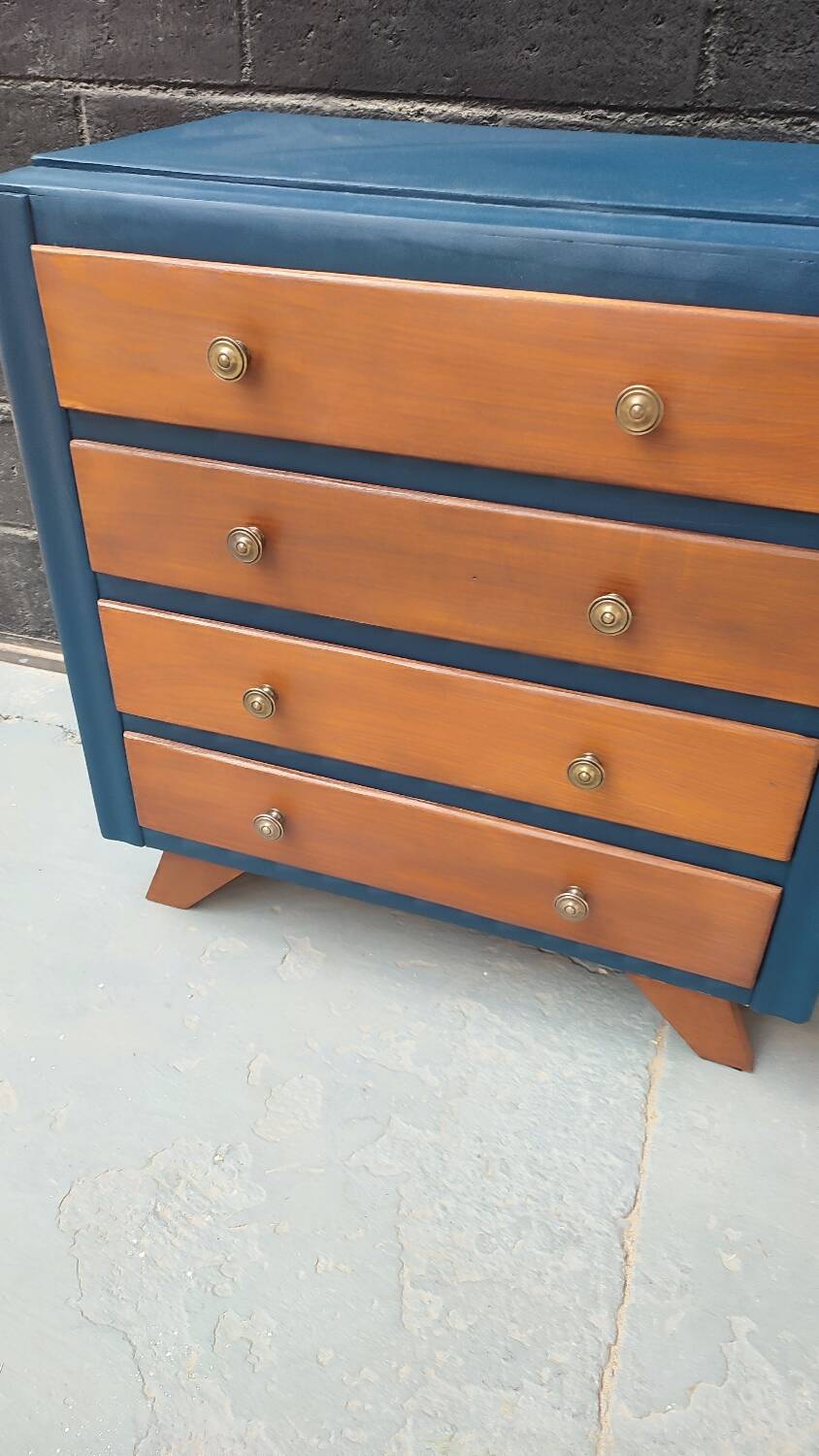 Vintage chest of drawers
