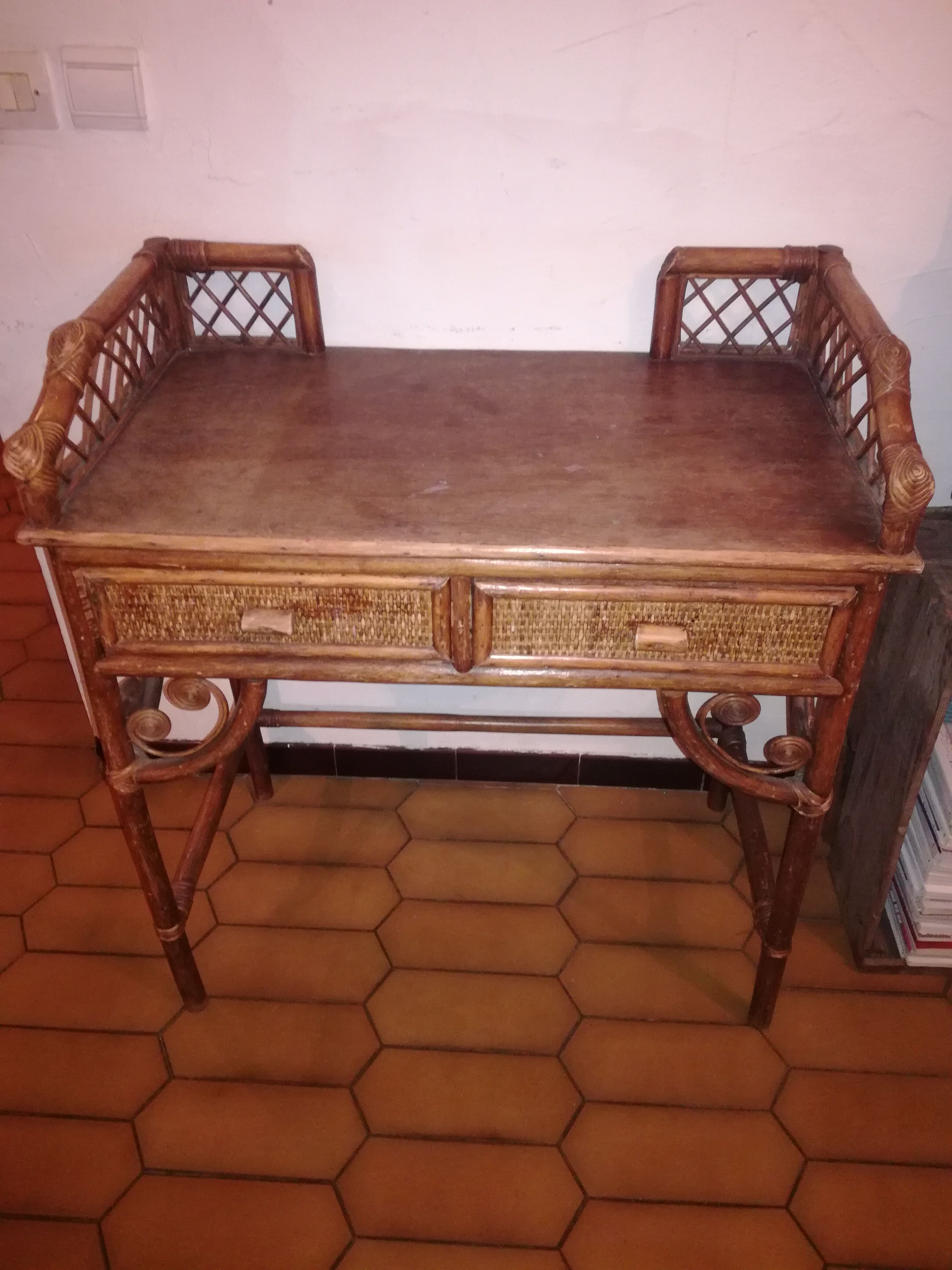 Bamboo and rattan extra furniture hairdresser