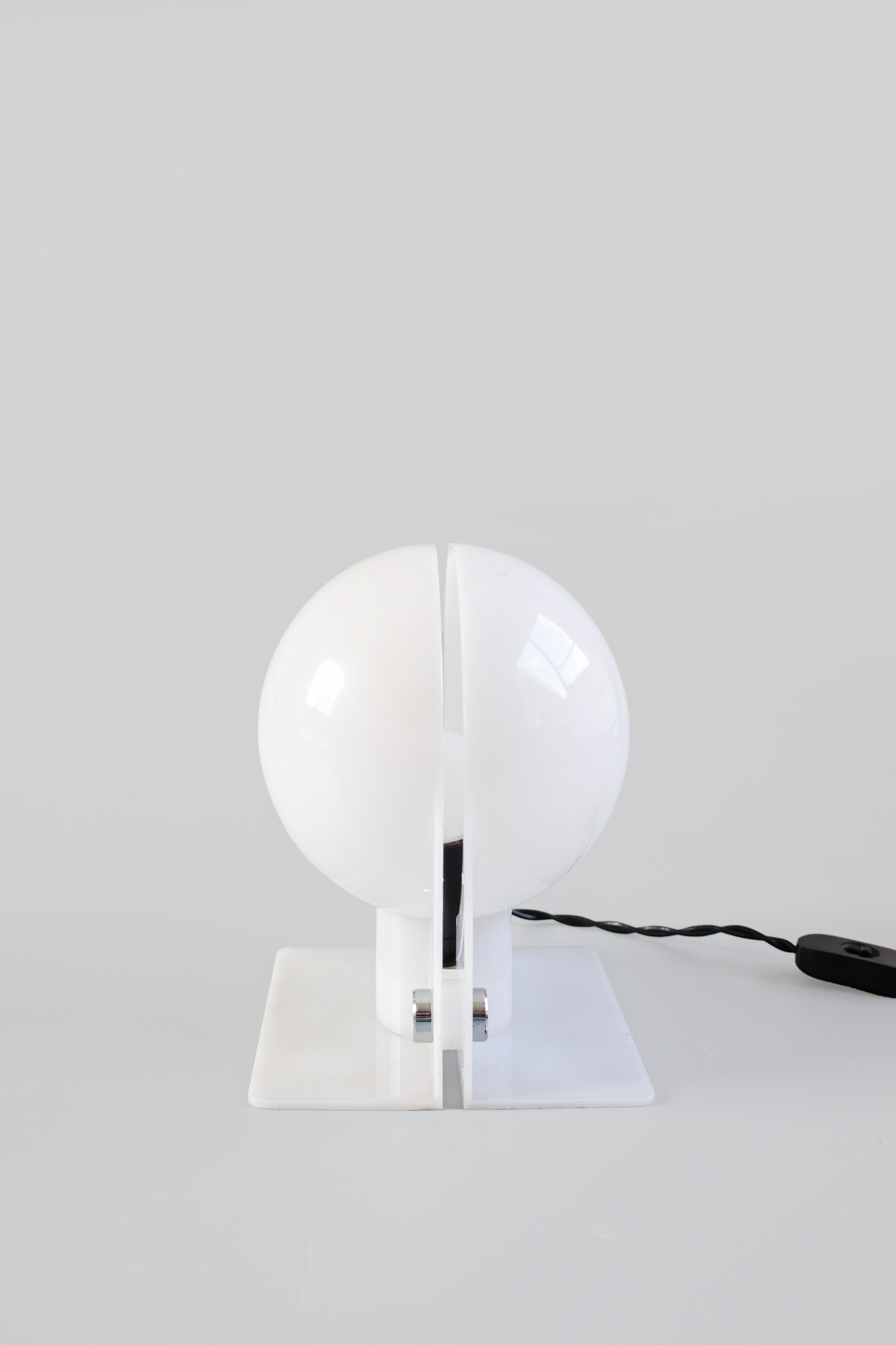 Harvey Guzzini 'Sirio' table lamp, 1970s.