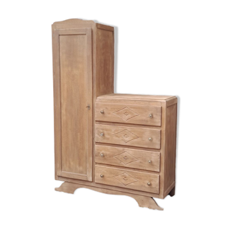 Asymmetrical cabinet