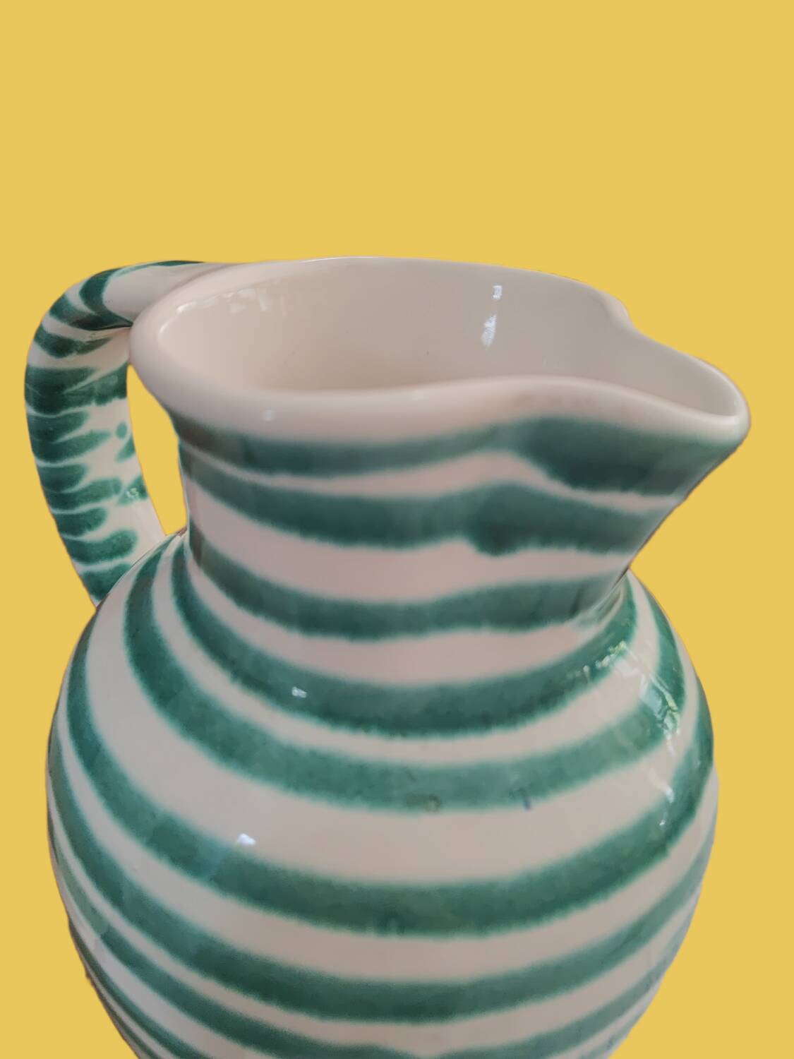 Glazed ceramic jug Gmundner Keramik – White and green stripes
