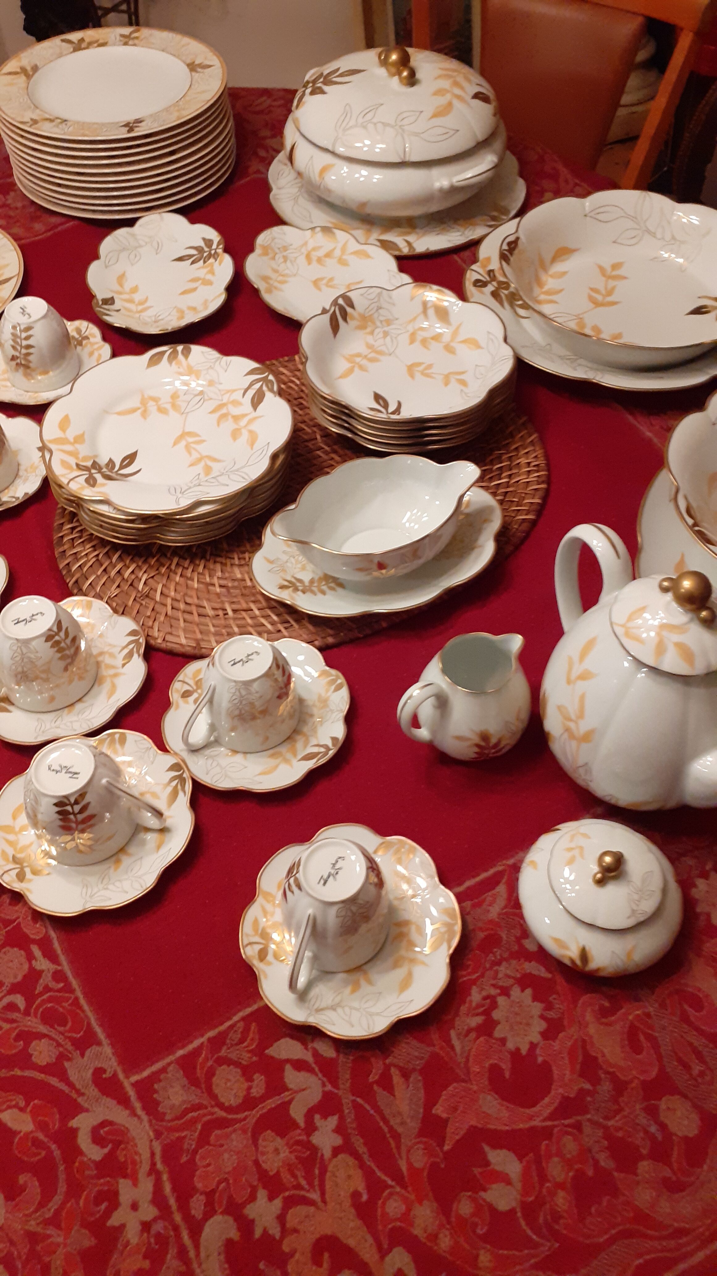 Porcelain table service 60 pieces