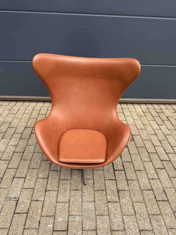 2x fauteuil vintage Fritz Hansen Egg Chair cuir cognac état neuf