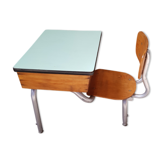One-piece school desk