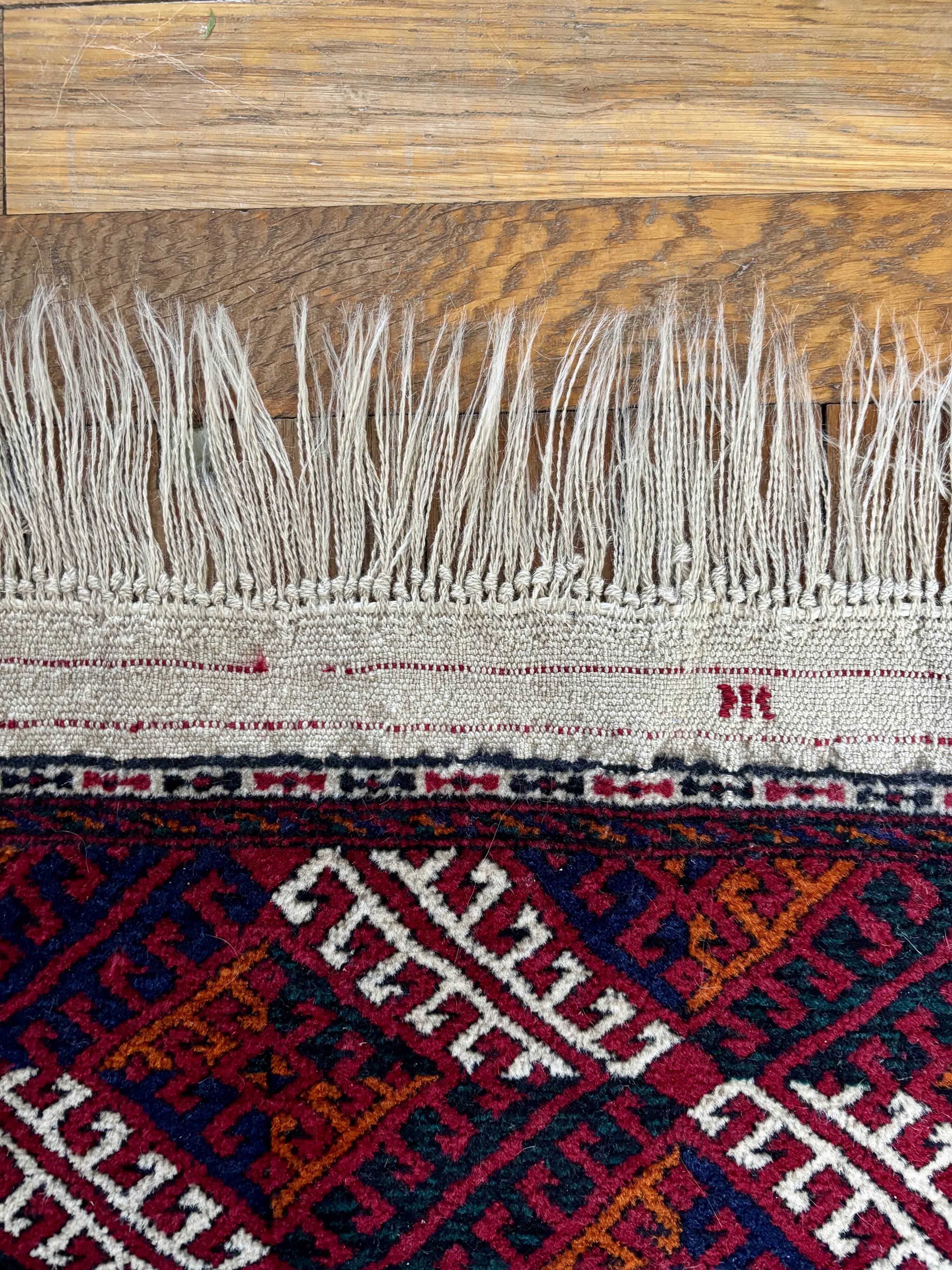 Turkmen Bukhara carpet hand-knotted – 290 x 207 cm – in perfect condition – certificate
