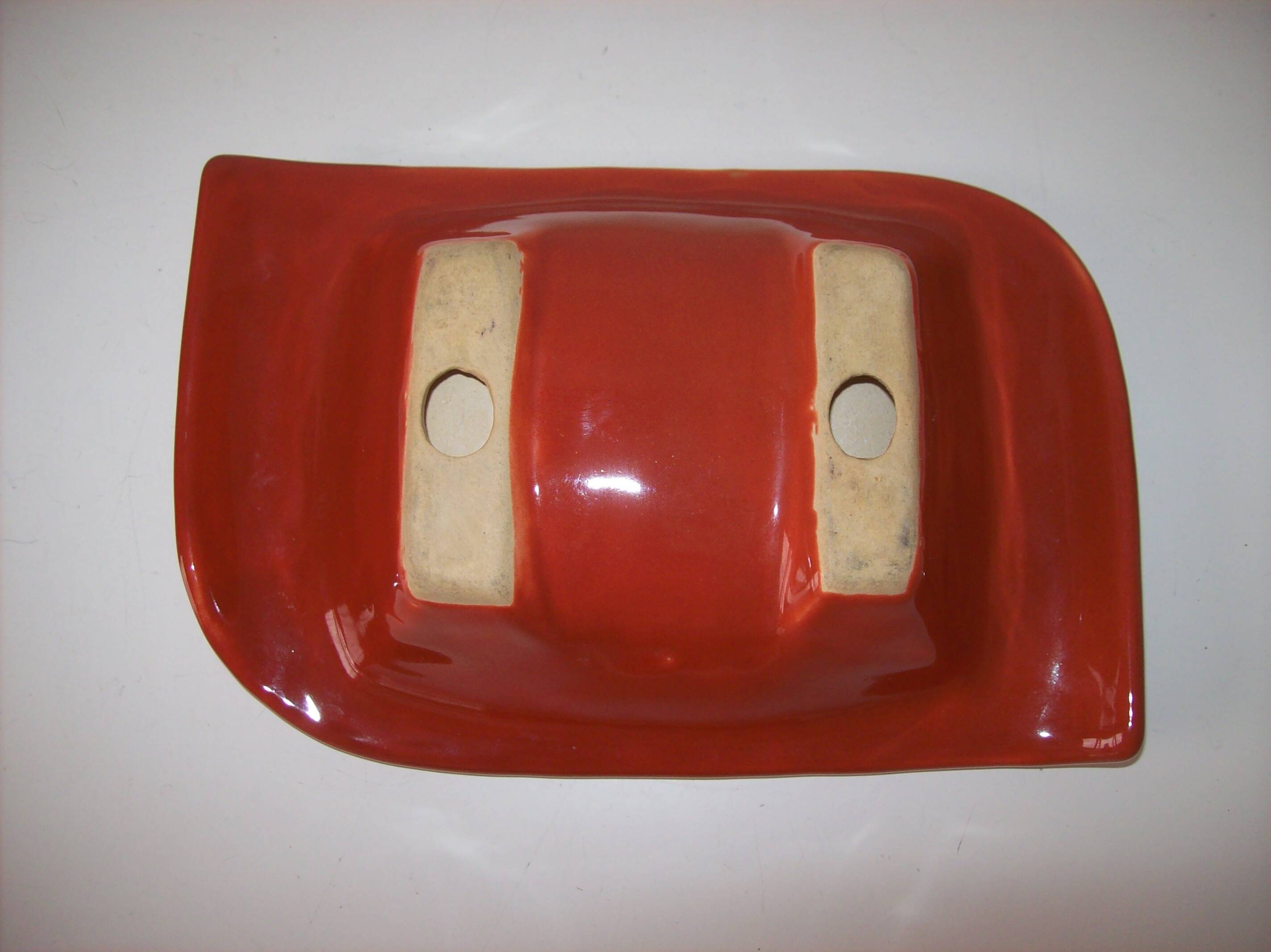 Free-form ceramic catchall