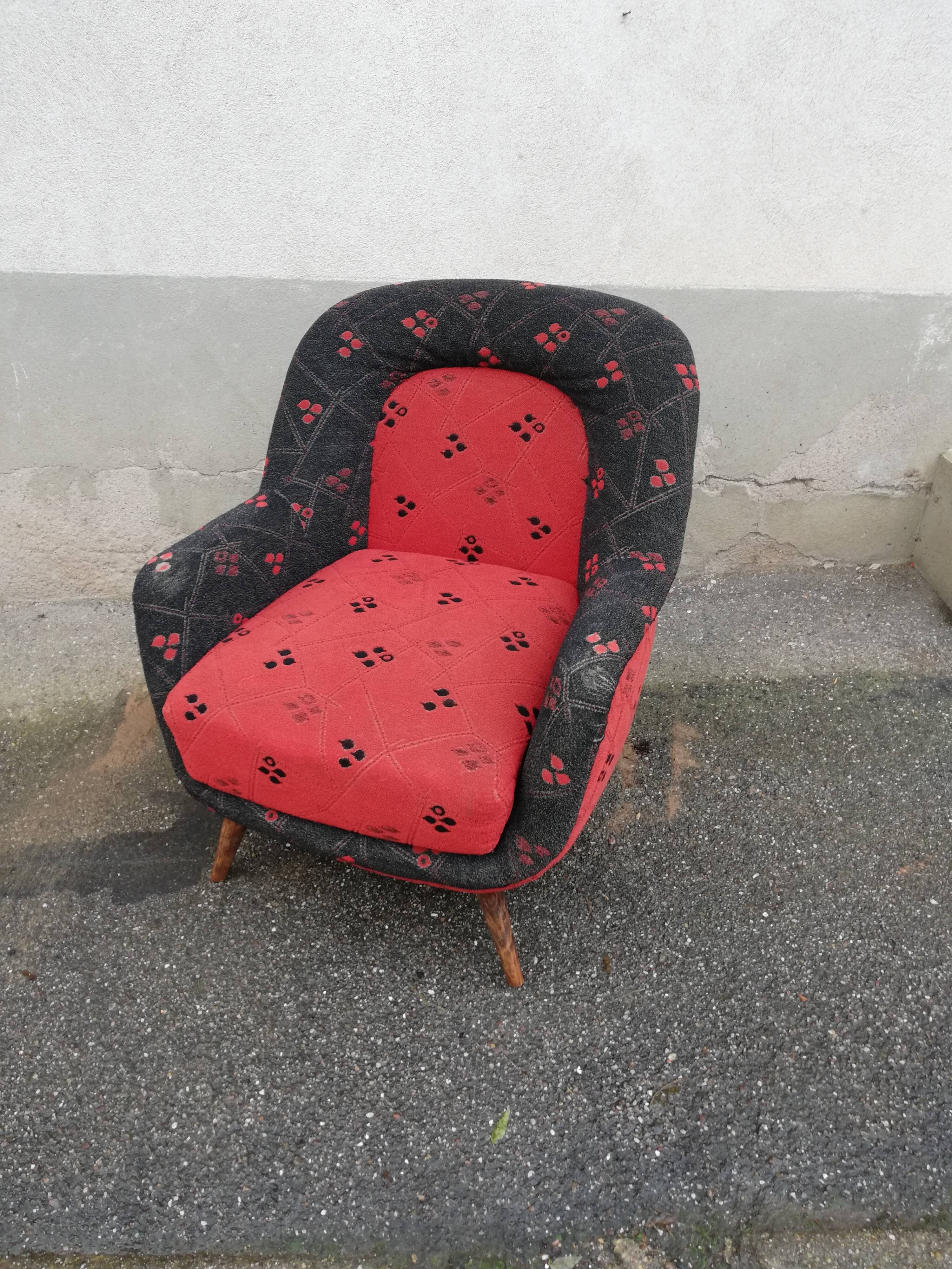 Fauteuil année 50 rouge et noir pieds compas