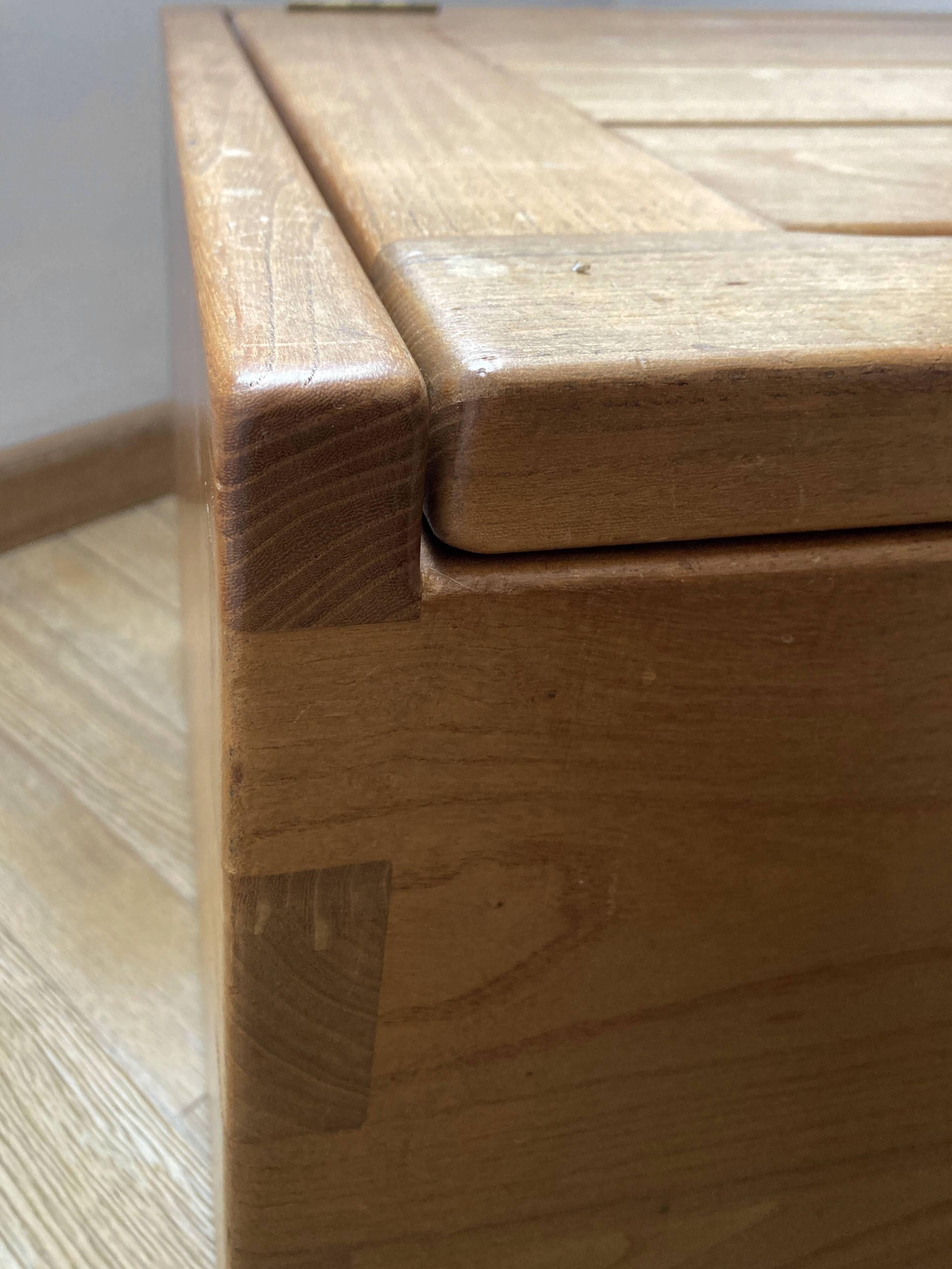 Regain chest in solid elm 1970