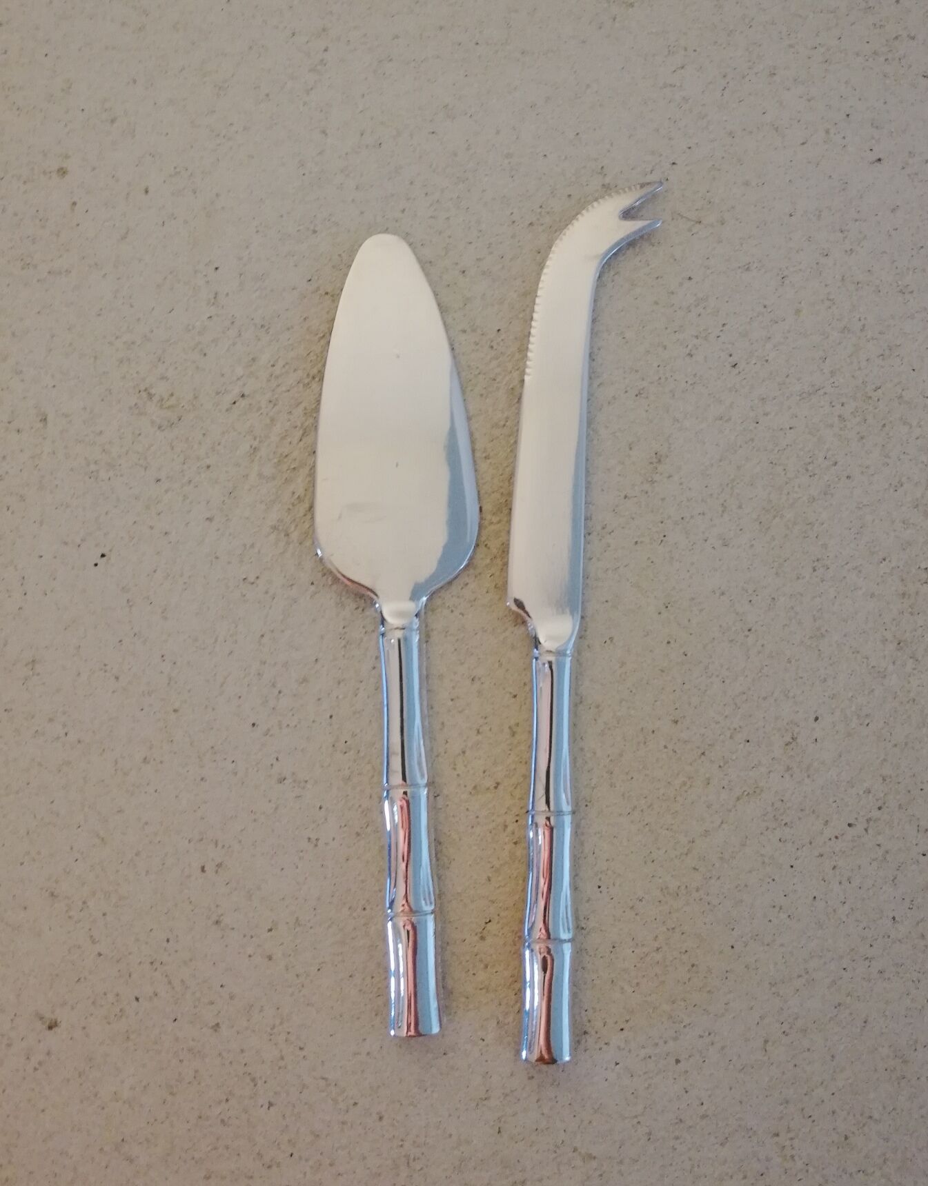 Foie gras shovel and cheese knife