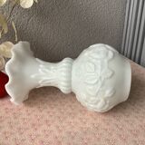 White opaline vase from Portieux Vallerysthal - French fair opaline