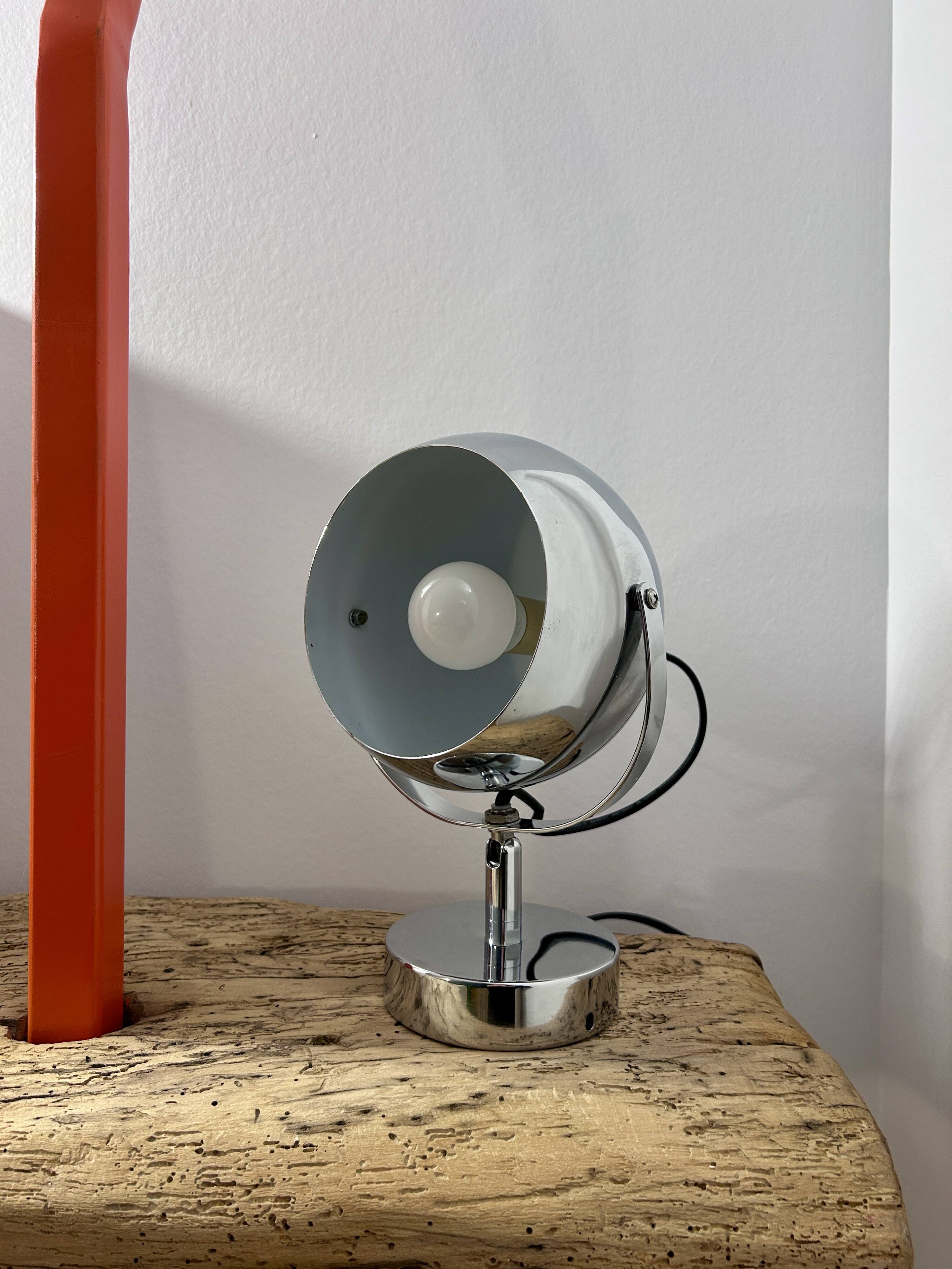 Chrome eyeball lamp