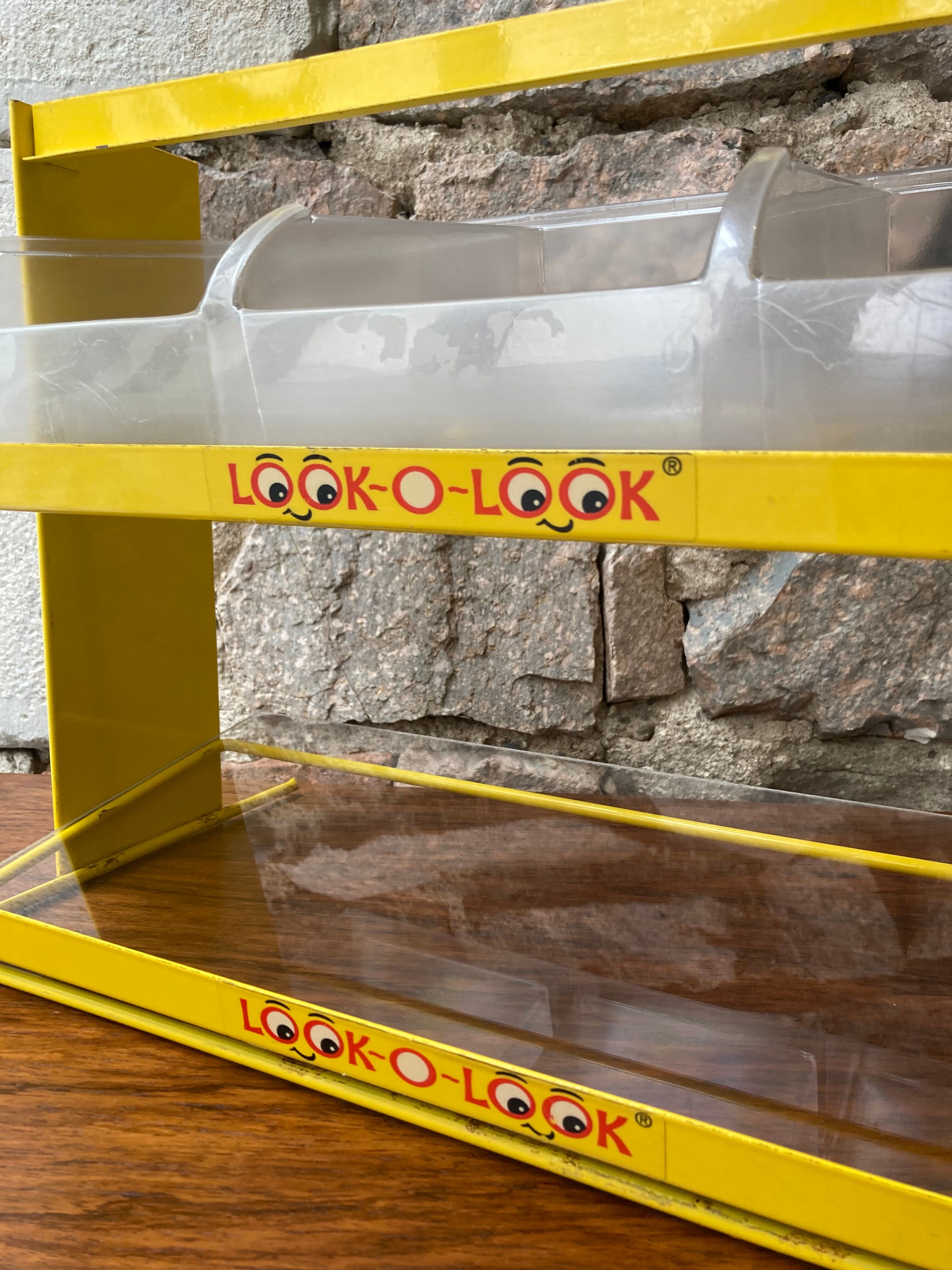 Metal confectionery display Look O Look