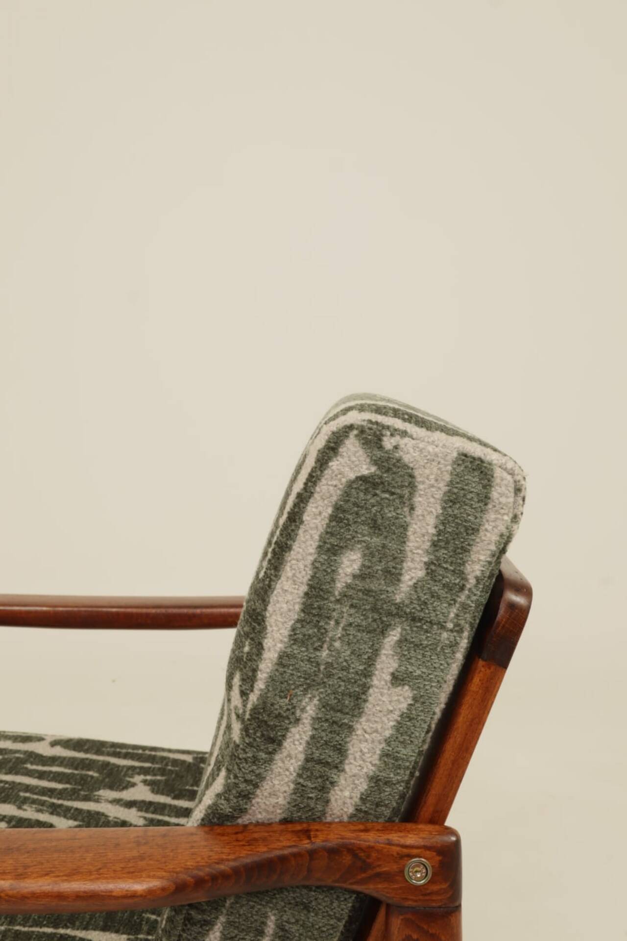 Scandinavian modern long chair jacquard green 1965