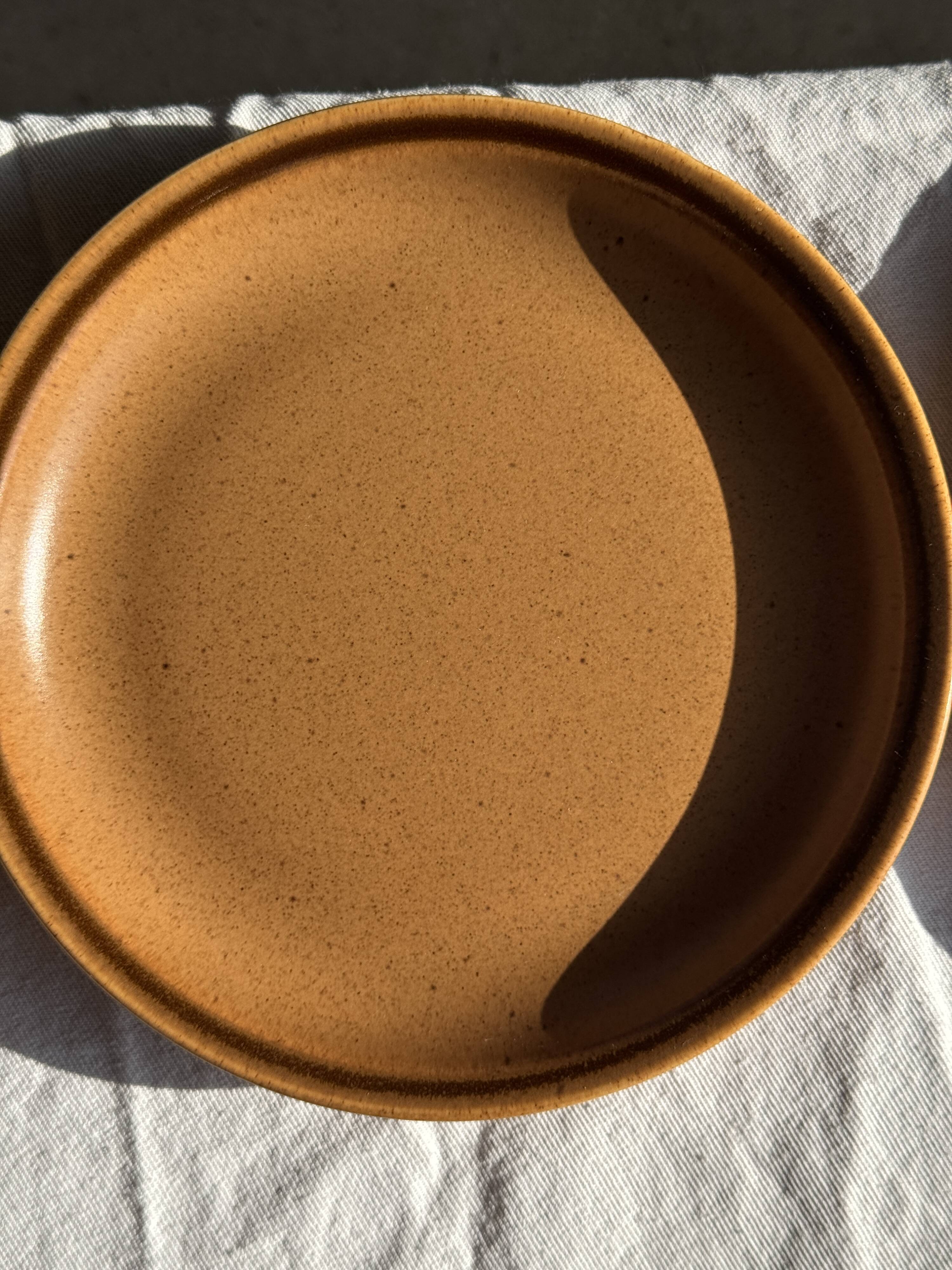 Set of 11 small dessert plates in brown-striped stoneware from Sarreguemines.