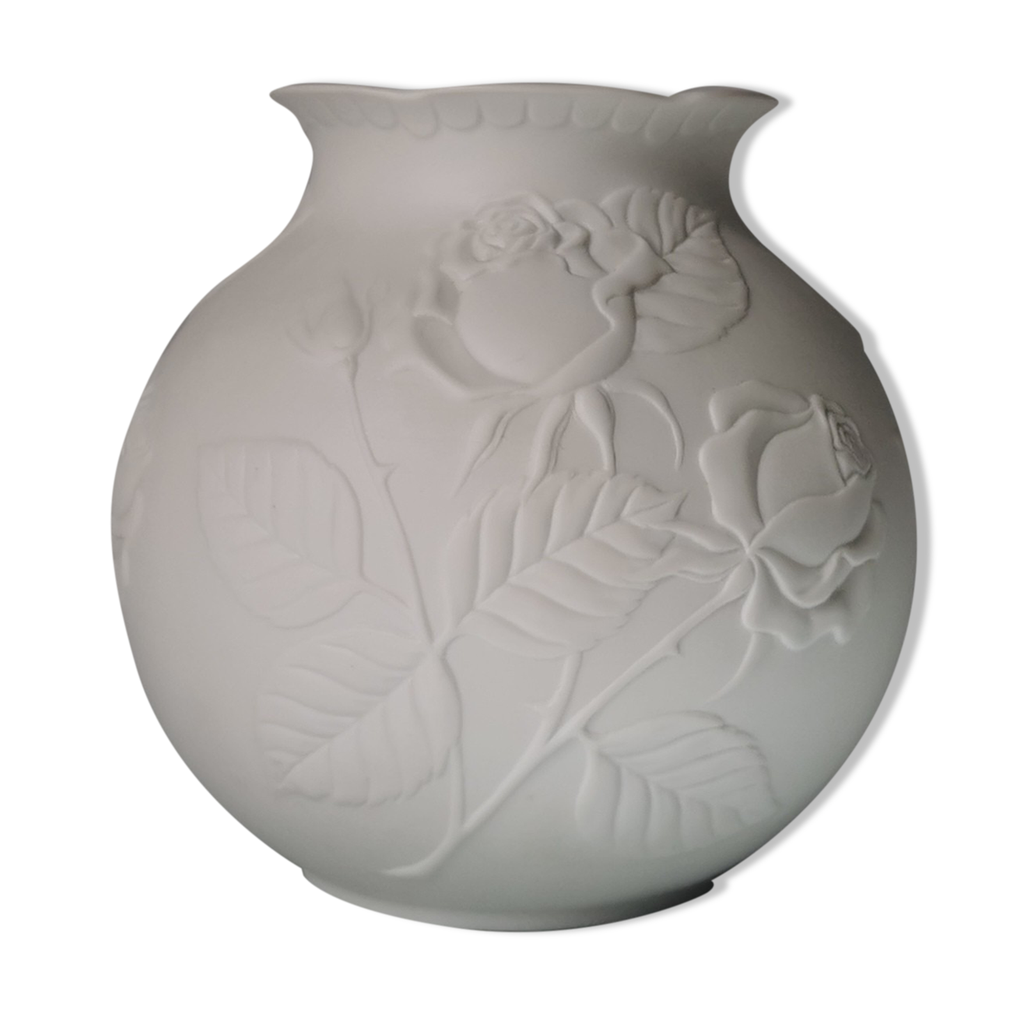 Vase ball pink white porcelain