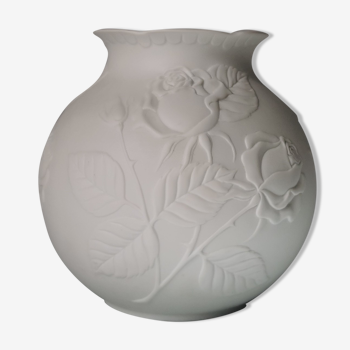 Vase boule roses porcelaine blanche