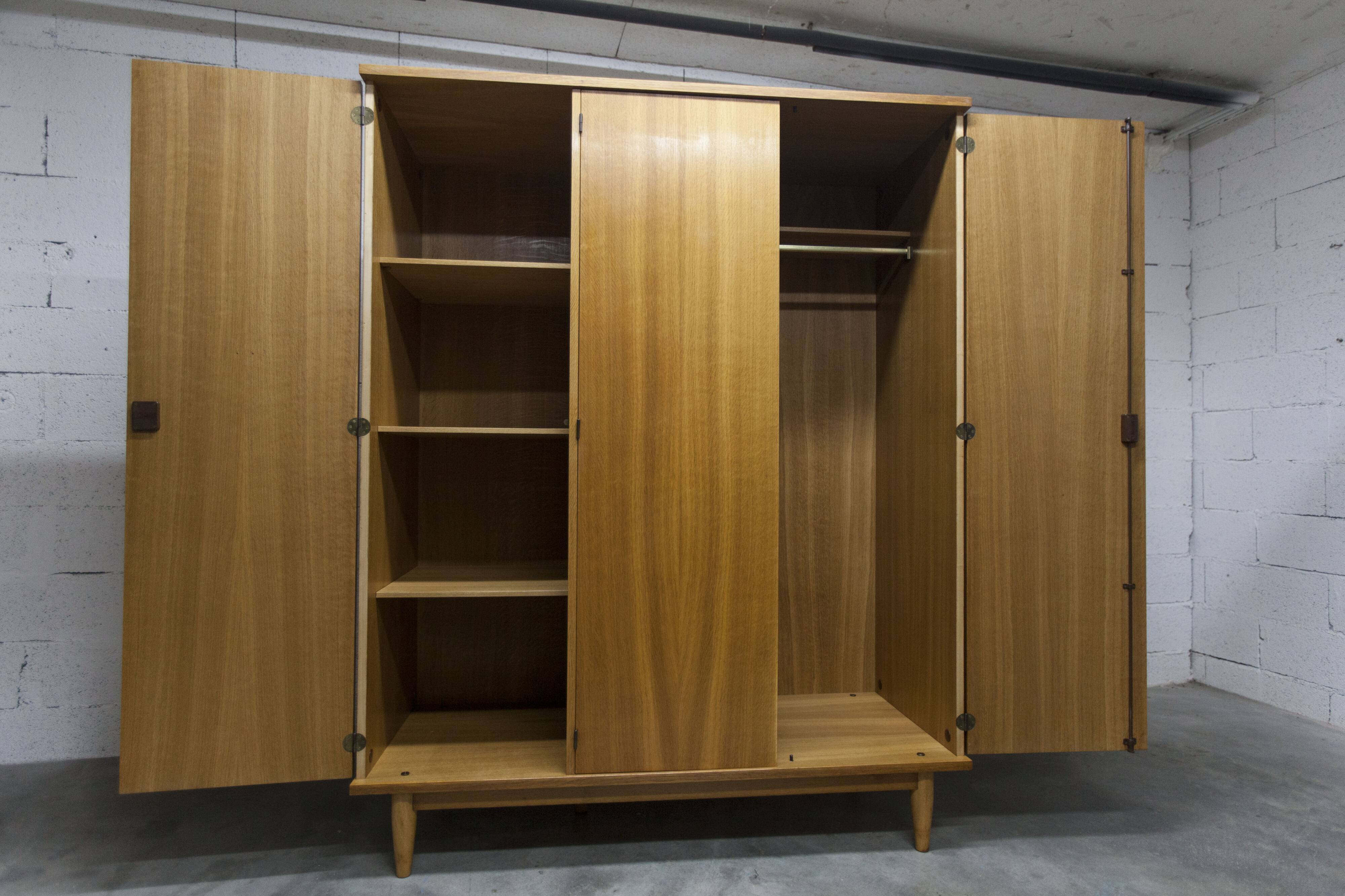 Scandinavian 3-door wardrobe in blond teak