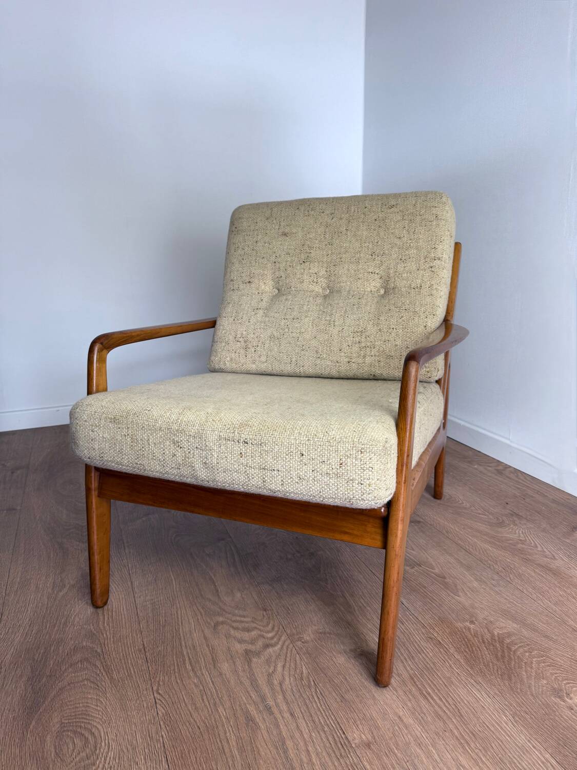 Vintage 80s Scandinavian armchair – wood and beige tweed