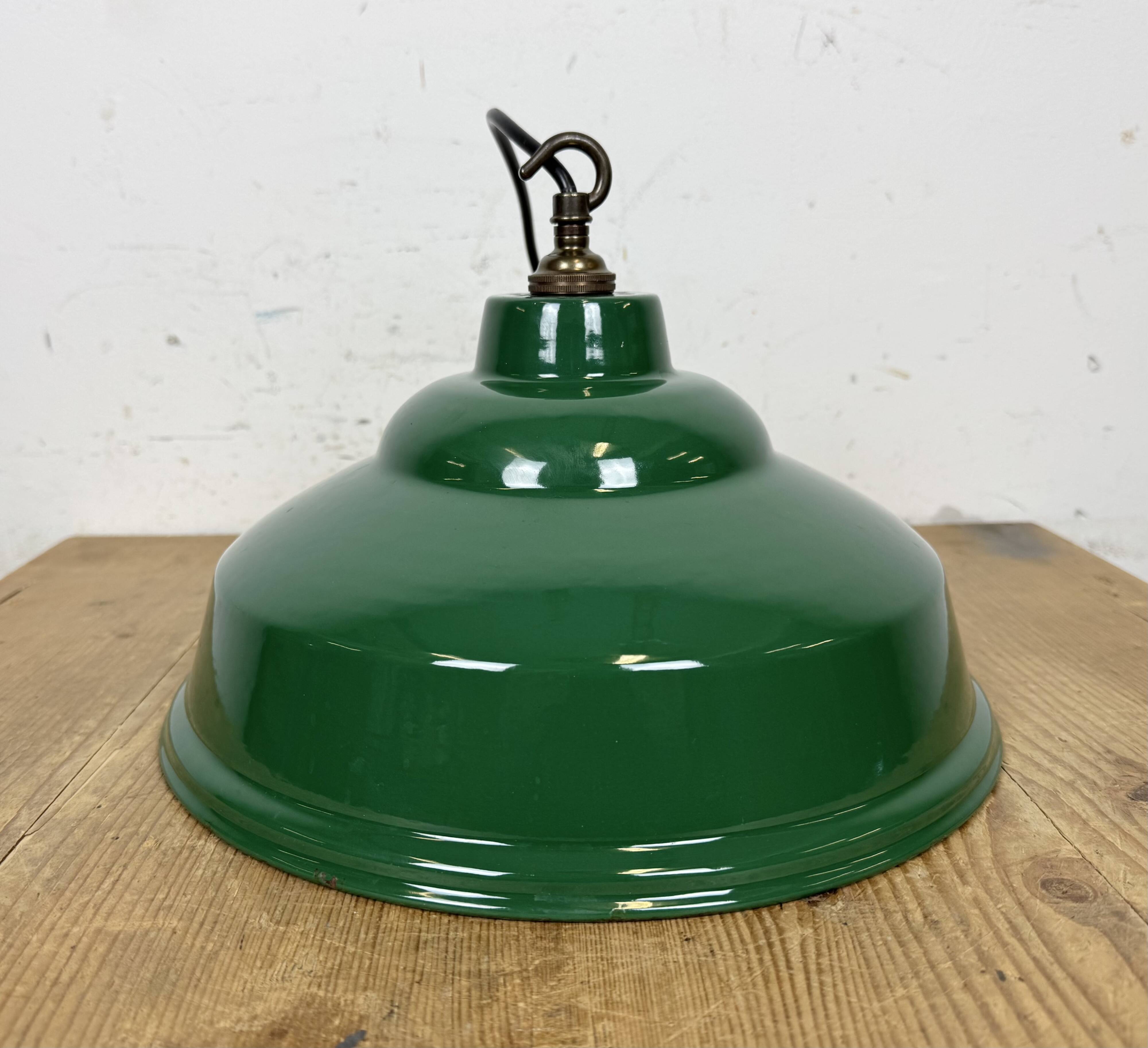 Industrial British Green Enamel Factory Pendant Lamp, 1960s