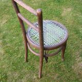 Chaise avec assise tressée de fil bleu